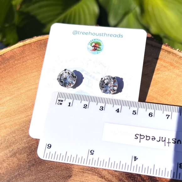 Large Crystal Earrings Studs Silver Tone Glass - Picture 6 of 6
